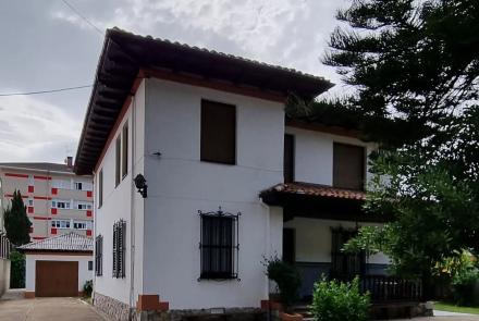 Vivienda Vacacional La Casona de la Mesana